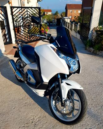Honda Integra nc700d