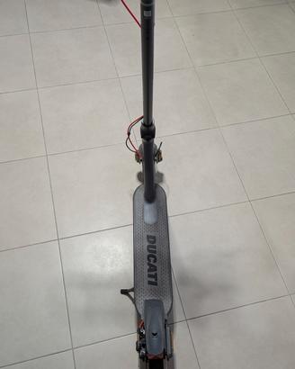 Monopattino 
Ducati Pro-i Evo Advanced Safety