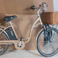 BICI ELETTRICA DONNA ECONOMICA URBAN MOTORE POST.