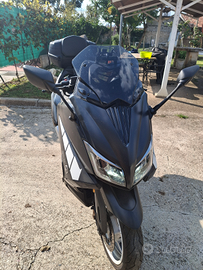 Moto tmax
