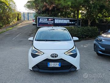 Toyota Aygo Connect 1.0 VVT-i 72 CV 5 porte
