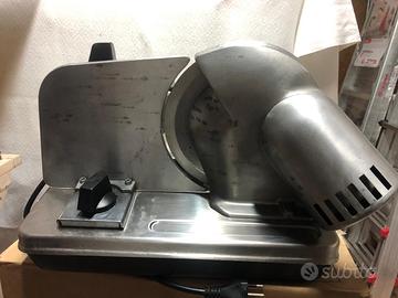 Affettatrice , usata pochissimo