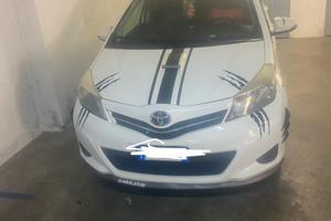 Toyota yaris 2012
