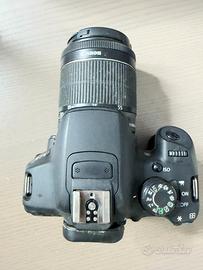 Macchina fotografica Reflex Canon EOS 700D + acc.