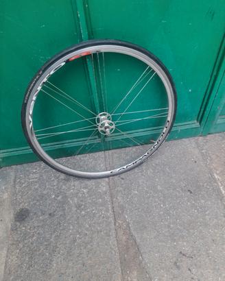 ruota anteriore campagnolo vento G3