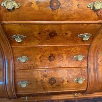 Credenza antica