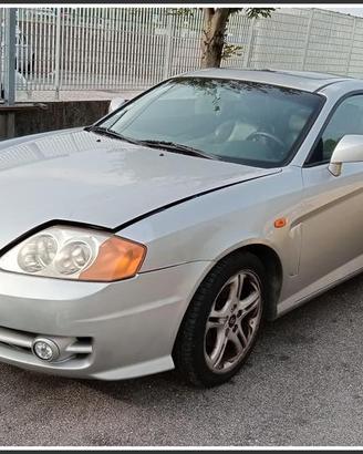 HYUNDAI Coupé II 2002 per ricambi