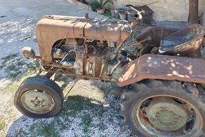 Trattore agricolo Modello Steyr 1330