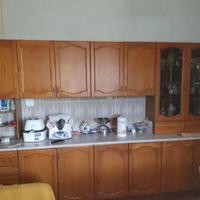 credenza in rovere con vetrinetta