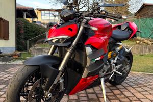 Ducati streetfighter v2