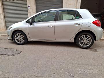 TOYOTA Auris - 2009