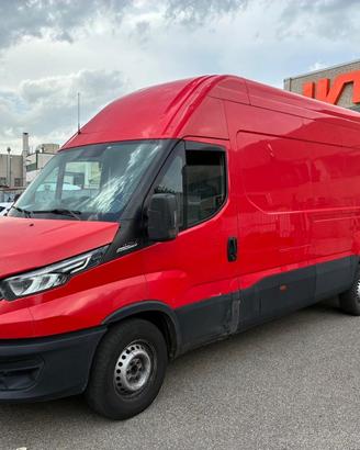 Iveco Daily 35S18 3.0HPT PL Hi-Matic 2022