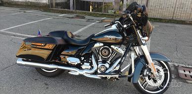 Harley-Davidson FLHXS Street Glide Special