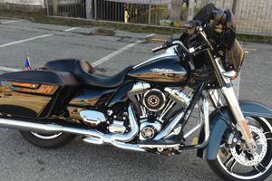 Harley-Davidson FLHXS Street Glide Special