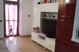Bilocale con posto auto a Lomagna