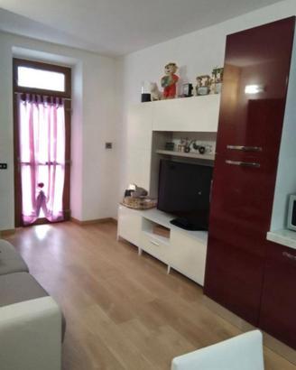 Bilocale con posto auto a Lomagna