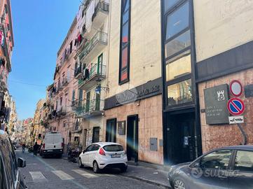 2 LOCALI A TORRE DEL GRECO