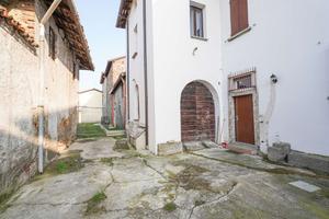 BOTTANUCO, PORZIONE DI CASA