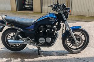 Honda NightHawk 650 il superquadro Honda del 1984.