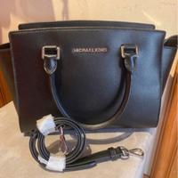 Borsa Michael Kors nera con tracolla