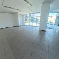 Immobile commerciale con carattere