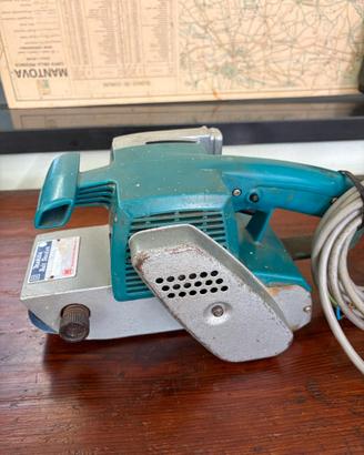 id233 levigatrice a nastro Makita