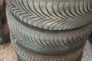 4 gomme 205/55/16 michelin del 2018 più 4 cerchi 