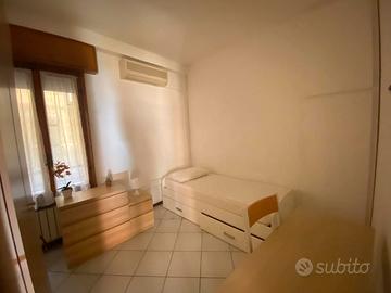 Camera in pieno centro Modena