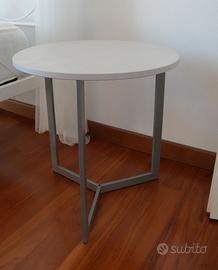 Coppia di comodini moderni