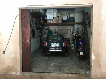 Ampio garage 30 mq con soppalco e allaccio acqua