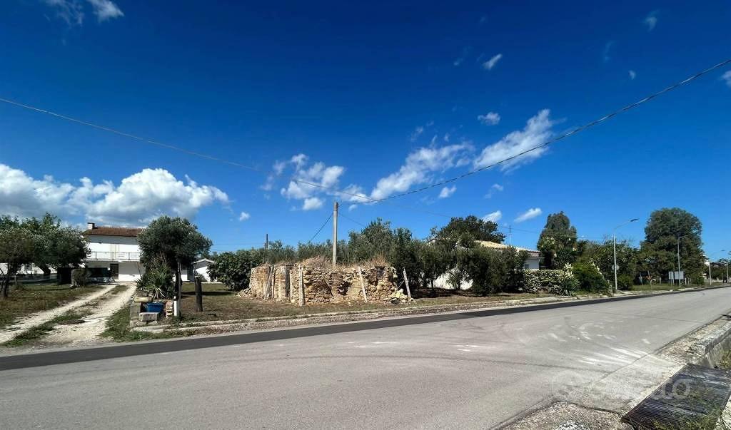 Terreno di 703 m² a San Vito Chietino - Vista 2