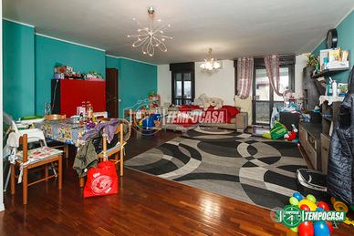 Ampio trilocale con terrazzo e box