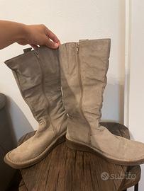 Stivali in pelle scamosciata