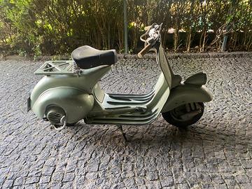Piaggio Vespa 125 faro basso 1951 vacanze romane