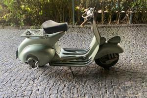 Piaggio Vespa 125 faro basso 1951 vacanze romane
