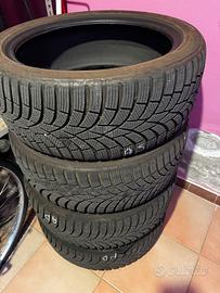 4 pneumatici Toyo invernali 215/45 R18