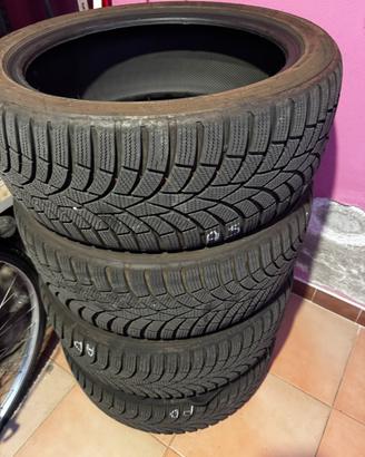 4 pneumatici Toyo invernali 215/45 R18