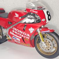 minichamps honda rc30 carl fogarty 1/12