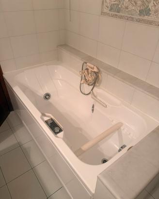 Vasca idromassaggio Jacuzzi