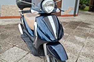 Beverly 300 Tourer  i.e