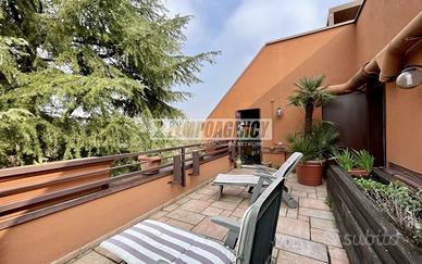 APPARTAMENTO TRIPLA ESPOSIZIONE CON TERRAZZI !!