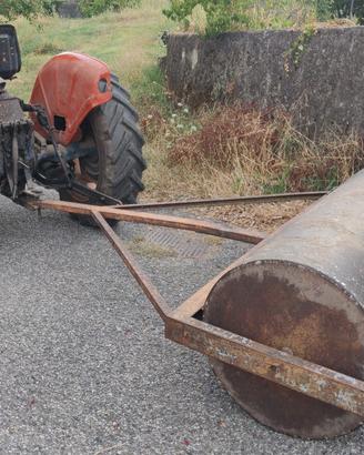 RULLO PER TIRARE TERRENO