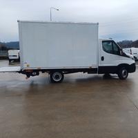 IVECO DAILY CON SPONDA IDRAULICA