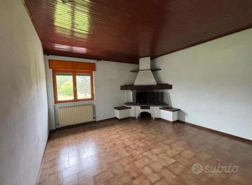 Trilocale con cantina, giardinetto e posto auto