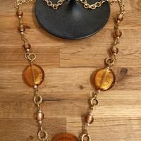 Collana con pietre in resina simil ambra