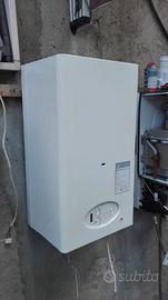 Caldaia combitek e thematek camera stagna gas meta