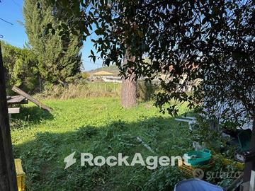 IN ZONA VAL DI FORO CASA SINGOLA