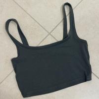 Top corto nero Zara senza etichetta