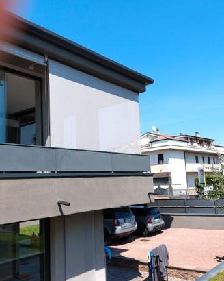 Tenda oscurante automatica bioclimatica Mottura