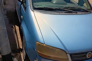 Autovettura Fiat Idea anno 2004
